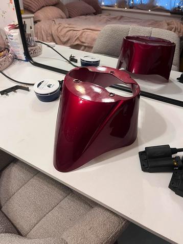 Zip spatbord (candy red) beschikbaar voor biedingen