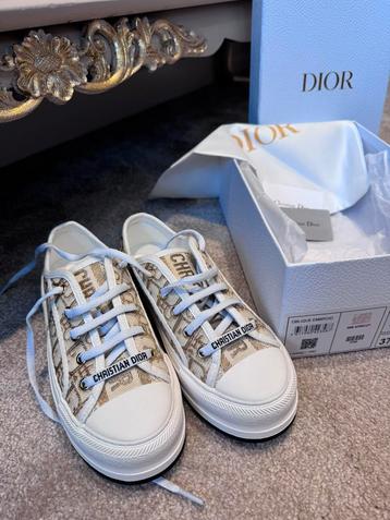 Dior Walk'n'Dior sneakers goud ( apricot) beschikbaar voor biedingen