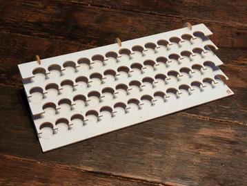 Rek voor bordspel miniatuur verf beschikbaar voor biedingen