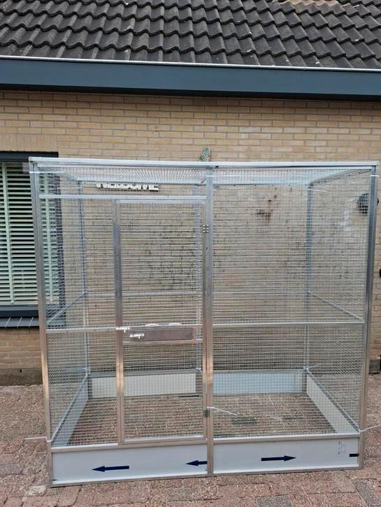 Aluminium voliere met voederplateau en morsrand, Dieren en Toebehoren, Vogels | Hokken en Kooien, Volière, Aluminium, Ophalen