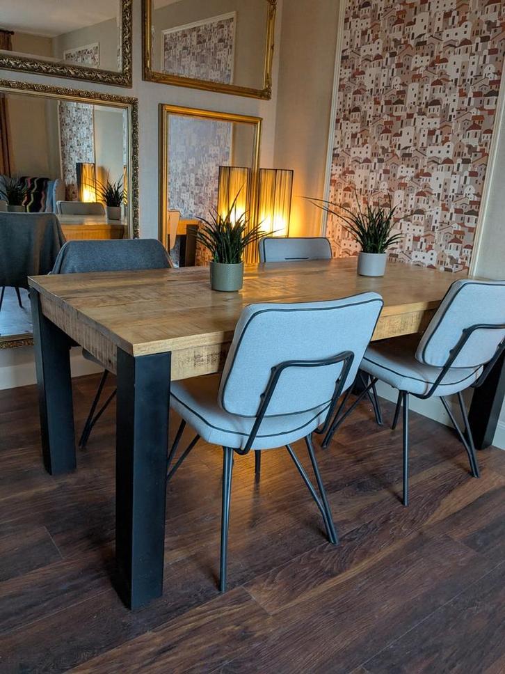 Robuuste eettafel van massief eikenhout, Huis en Inrichting, Tafels | Eettafels, Gebruikt, 50 tot 100 cm, Rechthoekig, Eikenhout