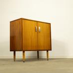 Prachtig vintage bijzetkastje, Huis en Inrichting, Kasten | Roldeurkasten en Archiefkasten, Ophalen, Vintage, Meerdere deuren