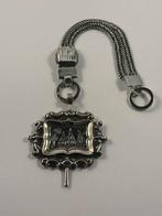 Zilveren horlogesleutel aan chatelaine, Ophalen of Verzenden, Zilver