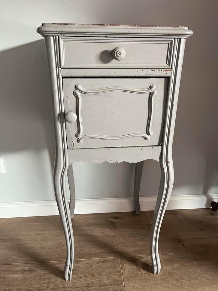 Antiek kastje met marmerblad, geverfd, Huis en Inrichting, Slaapkamer | Nachtkastjes, Gebruikt, 70 cm of meer, Minder dan 45 cm
