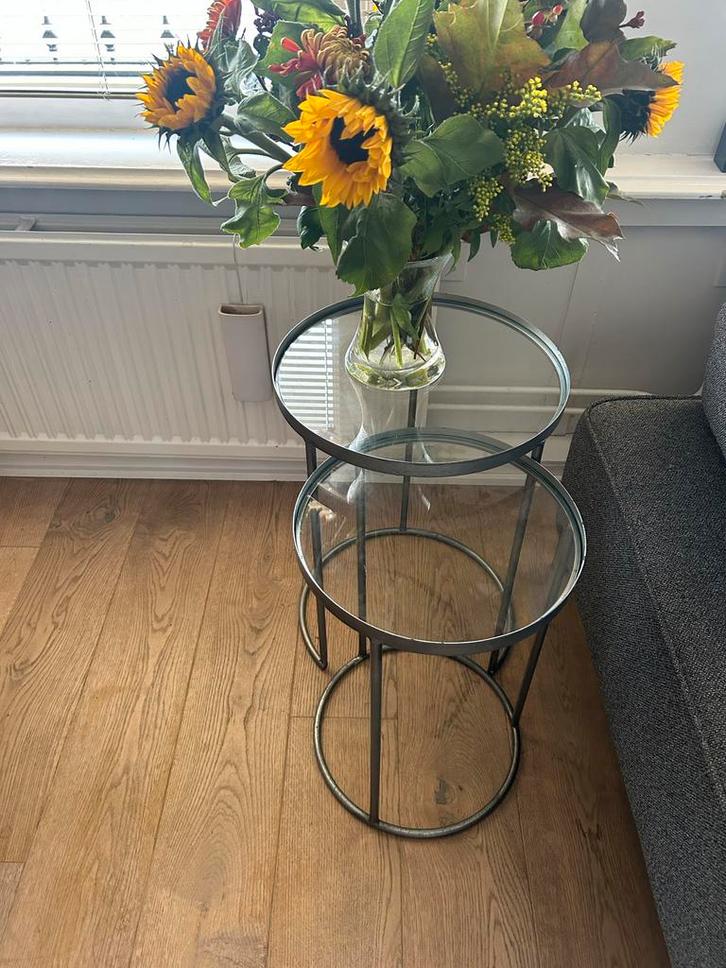 Setje ijzeren bijzettafels - Rond, Huis en Inrichting, Tafels | Bijzettafels, Gebruikt, Rond, 45 tot 60 cm, Minder dan 55 cm, Metaal of Aluminium