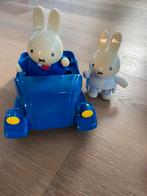 Nijntje en vader in grote auto, rijdend, Ophalen of Verzenden, Gebruikt