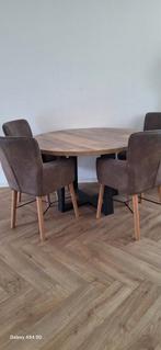 Mooie eiken tafel met stalen voet en 4 mooie stoelen., Huis en Inrichting, Ophalen, Zo goed als nieuw, 4 tot 6 stoelen