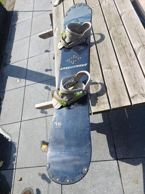 Airwalk Champ 61 snowboard met Burton Freestyle bindingen, Sport en Fitness, Snowboarden, Gebruikt, Board, Ophalen