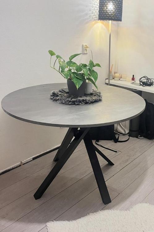 IKEA MARIEDAMM Eettafel Rond – Donkergrijs, Huis en Inrichting, Tafels | Eettafels, Gebruikt, 100 tot 150 cm, 50 tot 100 cm, Vier personen