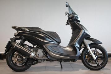 Piaggio BEVERLY 350 SPORT ABS (bj 2017) beschikbaar voor biedingen