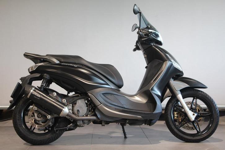 Piaggio BEVERLY 350 SPORT ABS (bj 2017), Motoren, Motoren | Piaggio, Bedrijf, Scooter, 12 t/m 35 kW