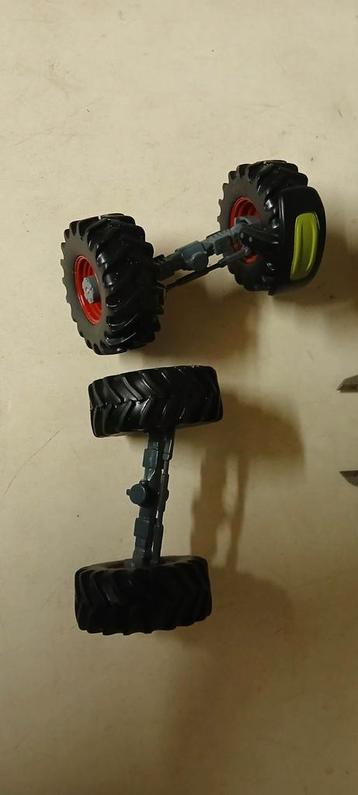 Claas Cougar Banden Set UH beschikbaar voor biedingen