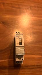 Hager Relais 16A, 230V, 50hz. 12 stuks nieuw, Doe-het-zelf en Verbouw, Elektra en Kabels, Ophalen of Verzenden, Nieuw, Overige typen
