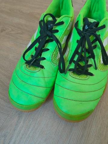 Zaal voetbalschoenen adidas maat 44 beschikbaar voor biedingen