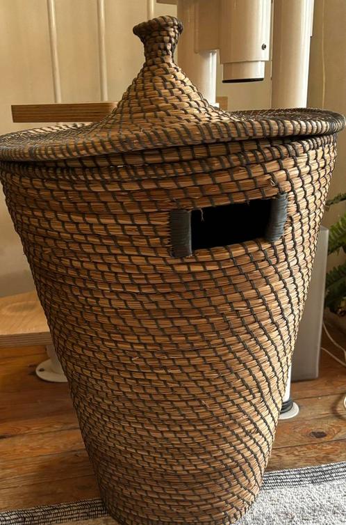 Wasmand( of opbergmand) van zeegras tajine model, Huis en Inrichting, Woonaccessoires | Schalen en Manden, Zo goed als nieuw, Mand