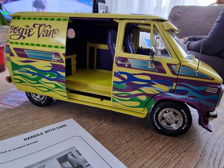 Chevrolet G-Series Van "The Boogie Van" Acme 1:18, Hobby en Vrije tijd, Modelauto's | 1:18, Nieuw, Auto, Overige merken, Ophalen of Verzenden