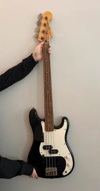 Basgitaar 4 snaren - squier bullet bass by fender, Muziek en Instrumenten, Ophalen of Verzenden, Gebruikt, Elektrisch, Fretloos