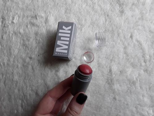 Milk makeup creamy sheer blush and lip color quirk, Sieraden, Tassen en Uiterlijk, Uiterlijk | Cosmetica en Make-up, Zo goed als nieuw