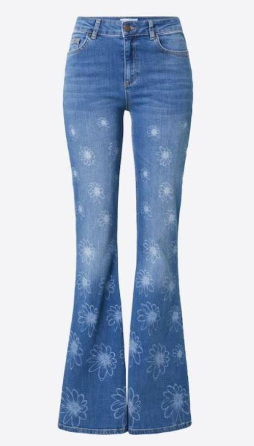 GEZOCHT: deze Eva extra flare jeans Fabienne Chapot mt 25/34, Kleding | Dames, Spijkerbroeken en Jeans, Zo goed als nieuw, W27 (confectie 34) of kleiner