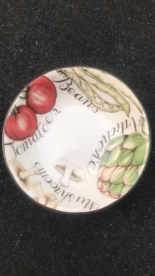 Engels schaaltje met groenten - Johnson Bros, Huis en Inrichting, Keuken | Servies, Zo goed als nieuw, Schaal of Schalen, Overige stijlen