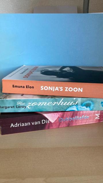 Opruiming stapel romans beschikbaar voor biedingen