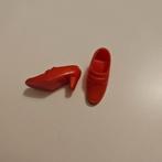 Barbie - Malaysia - rubberen schoenen - rood, Ophalen of Verzenden, Zo goed als nieuw