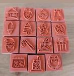 15 STEMPELS IN KUNSTSTOF POT SNOWGLOBE-RENDIER-SLEE e.a, Hobby en Vrije tijd, Stempelen, Verzenden, Nieuw, Houten stempel