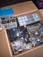 Grote doos computer onderdelen, kabel, cpu en adapters, Computers en Software, Overige Computers en Software, Ophalen, Zo goed als nieuw