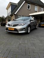 Toyota Auris 1.8 Hybrid 73KW 5D 2013 Grijs, 4 cilinders, 26 km/l, Auris, 1285 kg