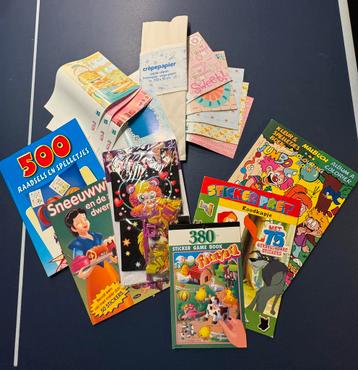 Knutselspullen knutselpakket stickers kaarten crepepapier beschikbaar voor biedingen