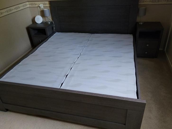 2 persoons bed, Huis en Inrichting, Slaapkamer | Bedden, Zo goed als nieuw, Tweepersoons, 180 cm, 210 cm, Hout, Bruin, Ophalen