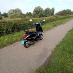 Mooie zwarte scooter, Fietsen en Brommers, Ophalen of Verzenden, Zo goed als nieuw, Benzine, Overige merken
