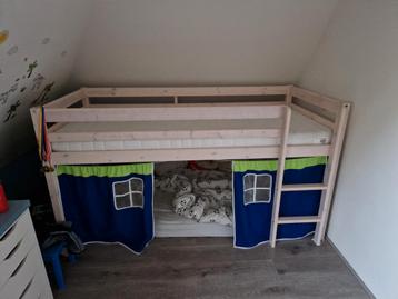 Halfhoog slaper voor kind tussen 4 en 8 jaar beschikbaar voor biedingen
