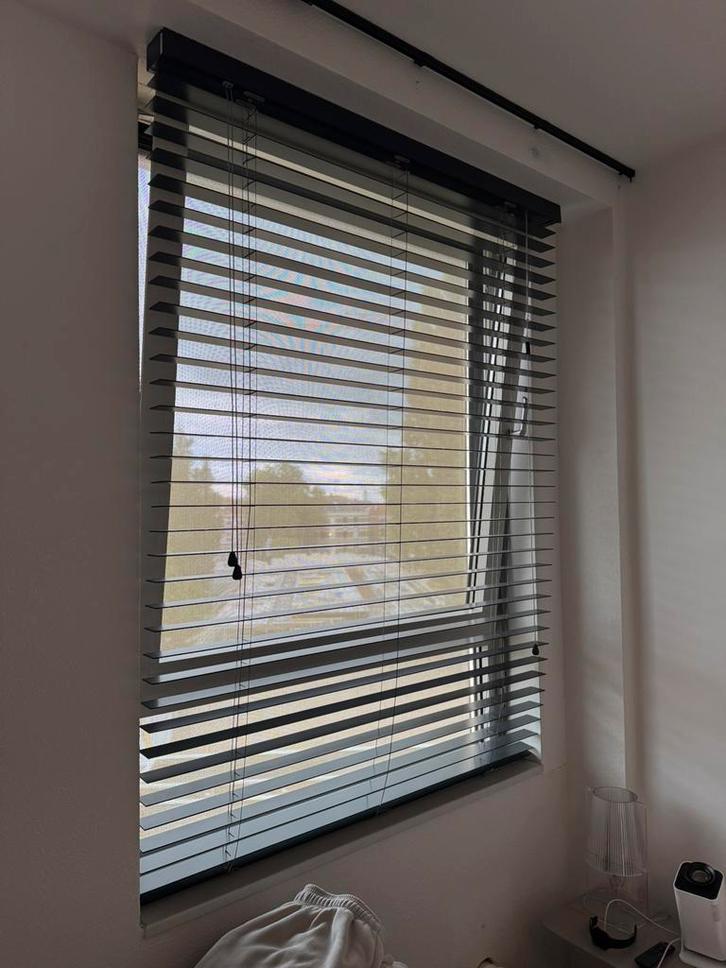 2 stuks jaloezie 120x180 vtwonen/karwei, Huis en Inrichting, Stoffering | Gordijnen en Lamellen, Zo goed als nieuw, 150 tot 200 cm