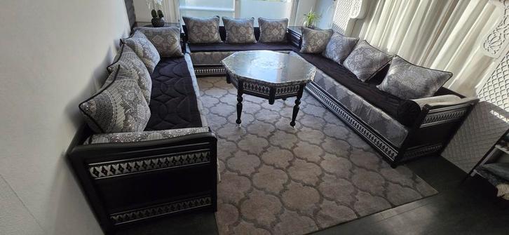 Marokkaanse Sedari Bank - Prachtige Hoekbank, Huis en Inrichting, Banken | Complete zithoeken, Gebruikt, Hout, Stof, Ophalen