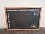 Vintage krijtbord met abc, cijfers en klok, Diversen, Schoolborden, Ophalen of Verzenden, Gebruikt, Krijtbord