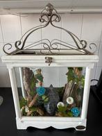2 Riverdale vitrine kastjes incl Boeddha decoratie en licht, Ophalen, Minder dan 50 cm, Met klep(pen), Glas
