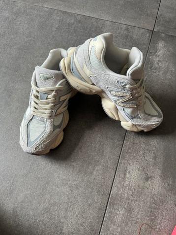 New Balance 9060 Nieuw Staat Maat 38 beschikbaar voor biedingen