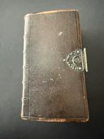 Oude bijbel met prachtige zilveren sluiting, Ophalen of Verzenden