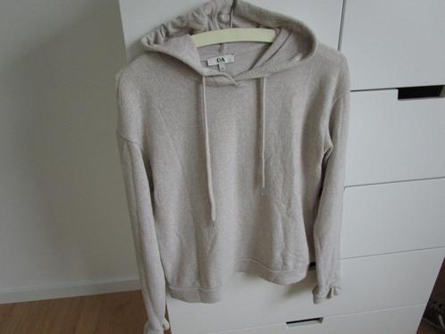 Beige fijngebreide trui met capuchon maat XS, Kleding | Dames, Truien en Vesten, Zo goed als nieuw, Maat 34 (XS) of kleiner, Beige