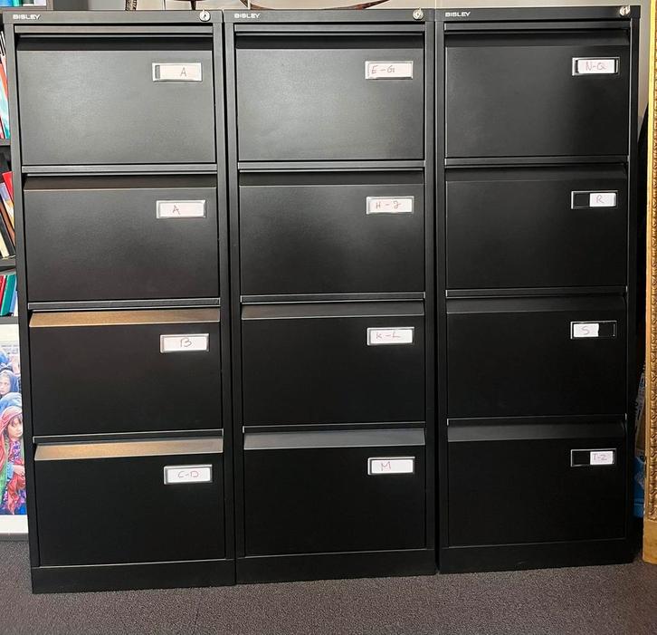 Bisley archiefkasten – 2 stuks, 4 laden per kast, Huis en Inrichting, Kasten | Roldeurkasten en Archiefkasten, Zo goed als nieuw