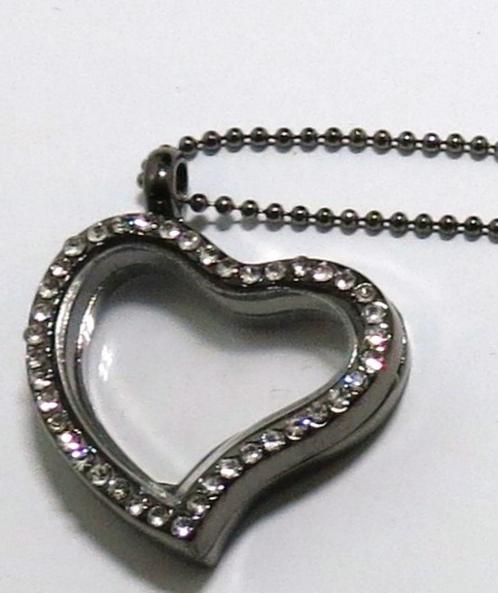 Floating Charm Locket' Black nickelkleur in de vorm Hartje, Sieraden, Tassen en Uiterlijk, Kettinghangers, Nieuw, Overige materialen