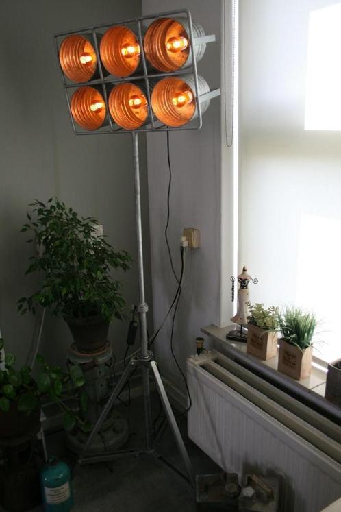 Leuke metalen industriele studio lamp Nu op 180 cm, Huis en Inrichting, Lampen | Vloerlampen, Gebruikt, 150 tot 200 cm, Ophalen of Verzenden