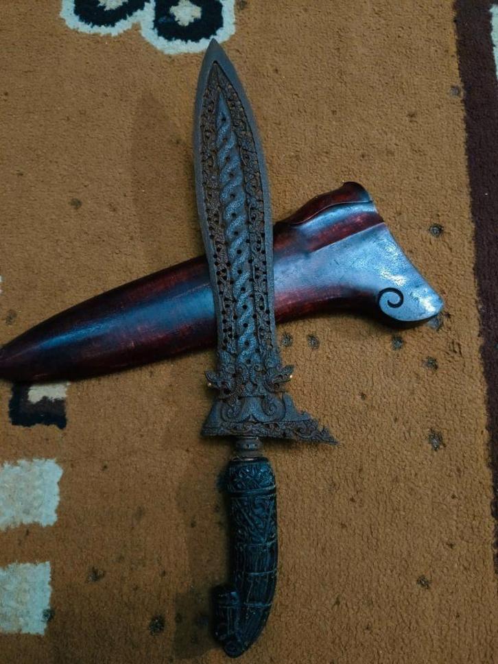 Exclusieve Keris Naga Kembar Kerawangan Sawo hout SUZ17, Antiek en Kunst, Kunst | Niet-Westerse kunst, Verzenden