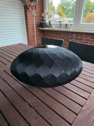 B&W Formation Wedge + Muurbeugel beschikbaar voor biedingen