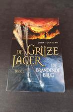 John Flanagan - De brandende brug, John Flanagan, Ophalen of Verzenden, Zo goed als nieuw