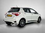 Toyota Yaris 1.5 Hybrid Design Sport | LM-velgen | Achterspo, Auto's, Toyota, 12 maanden, Gebruikt, 4 cilinders, Wit