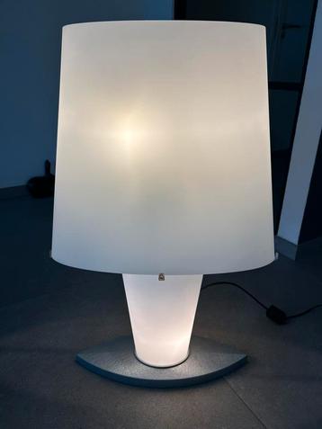 Fontana Arte XL tafellamp model 2850 Daniela Puppa beschikbaar voor biedingen