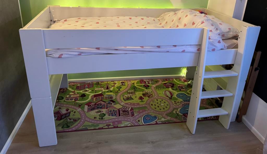 Halfhoogslaper voor een meisje, Kinderen en Baby's, Kinderkamer | Stapelbedden en Hoogslapers, Ophalen of Verzenden, Zo goed als nieuw