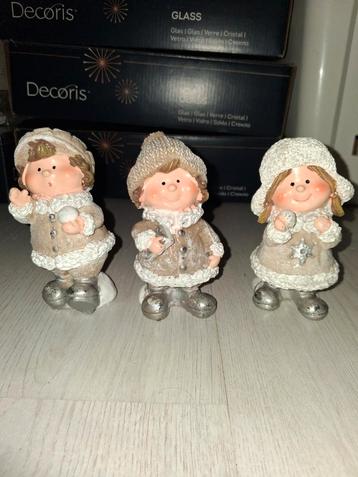 Leuke 12 cm beeldjes set beschikbaar voor biedingen